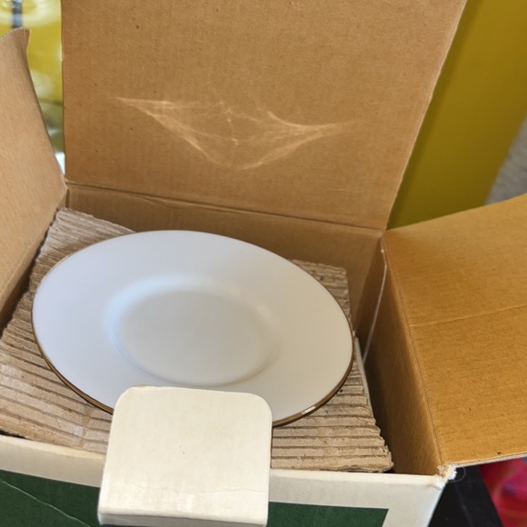 Pier 1 espresso cafe set of 4 white and gold cups and saucers - Picture 16 of 17